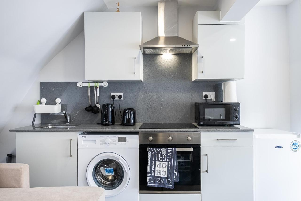 Securematics Superior Studio Apartments Londra Esterno foto